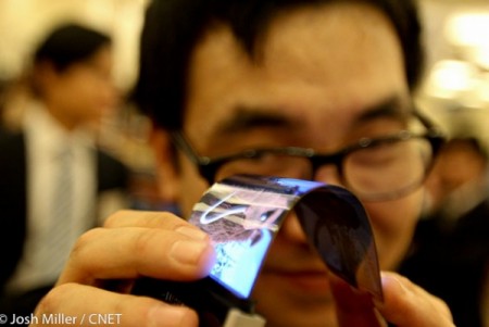 Samsung представит на CES 2013 два гибких экрана!