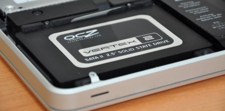 Как установить жесткий диск в MacBook?