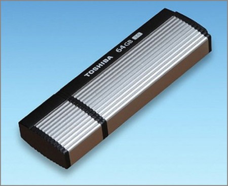 Флеш накопитель USB 3.0 от Toshiba