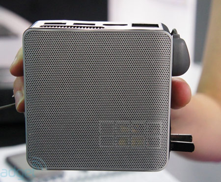 Миниатюрный компьютер LiveBox на платформе AMD C 60